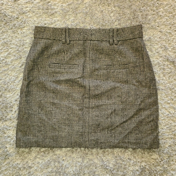 Frank and Oak Plaid Mini Skirt (M) - Picture 3 of 5
